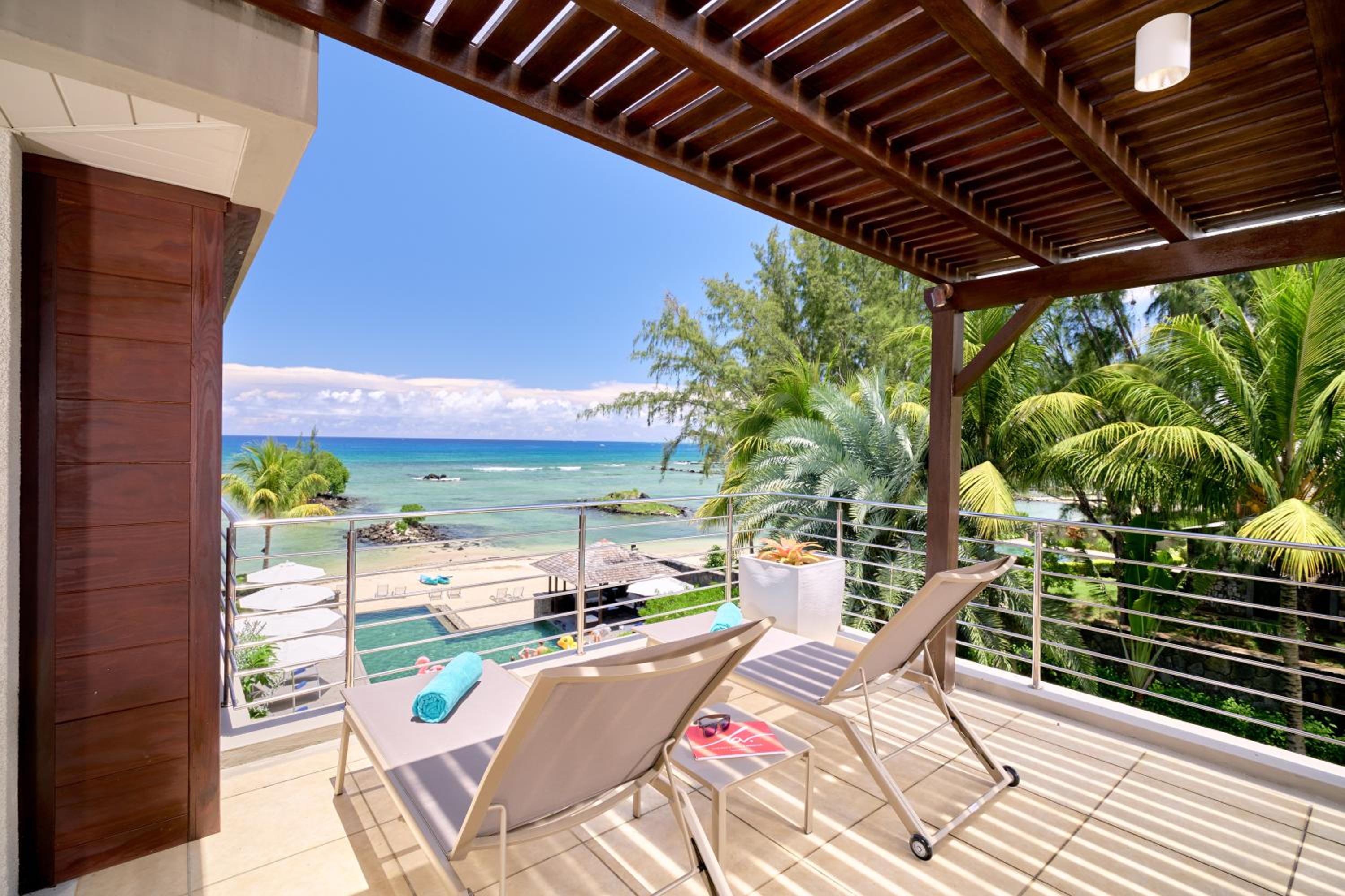 Bon Azur Beachfront Suites and Penthouses by Lov — снимок 13