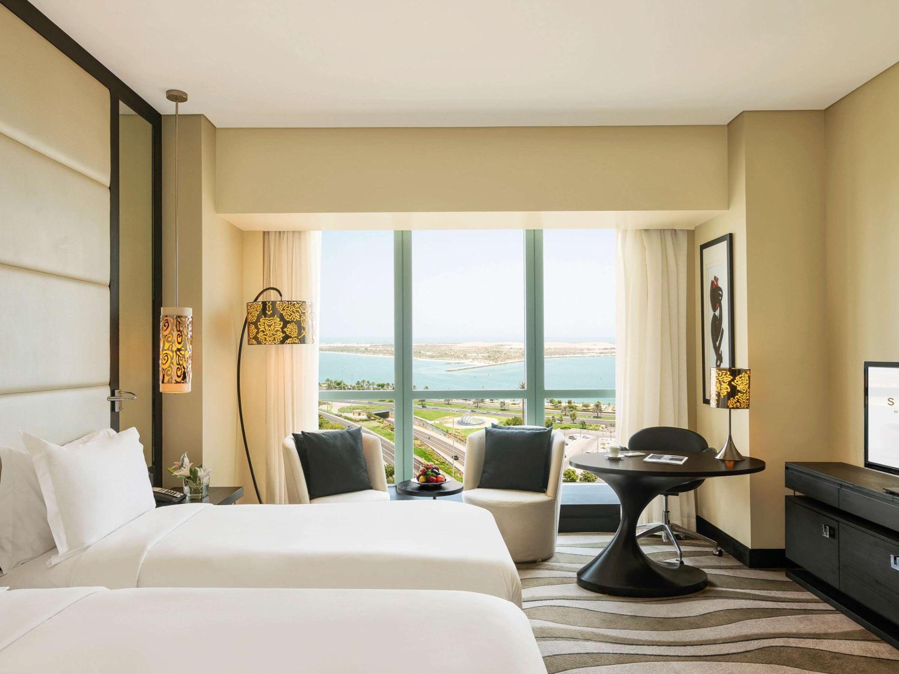 Sofitel Abu Dhabi Corniche — снимок 19