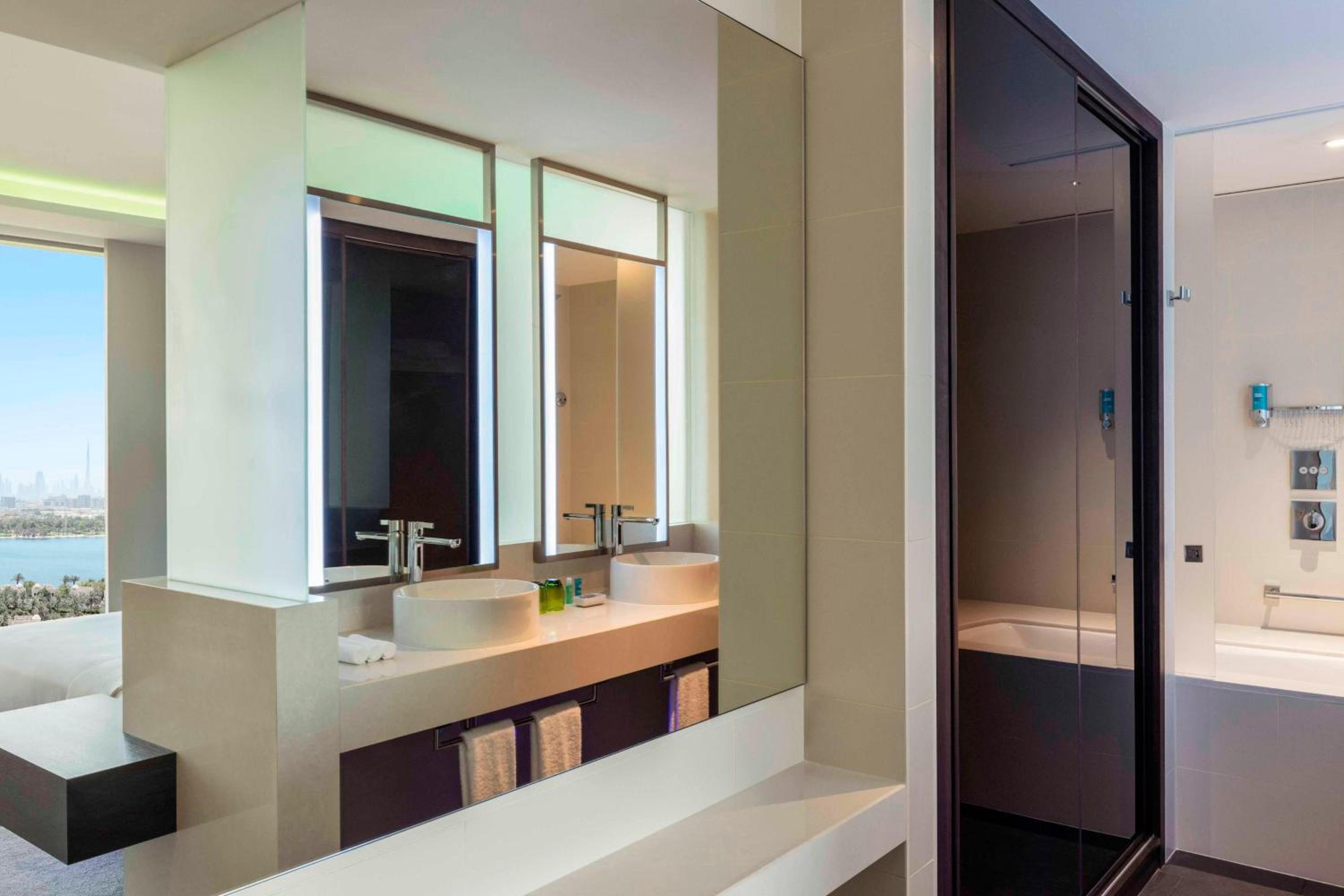 Aloft Dubai Creek, a Marriott Hotel — снимок 14