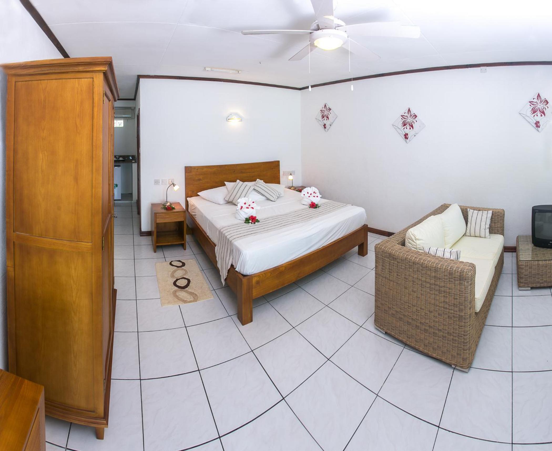 Anse Soleil Beachcomber Hotel and Self Catering — снимок 21