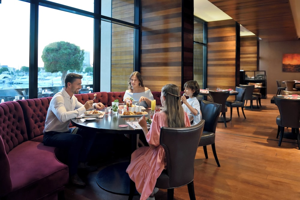 InterContinental Abu Dhabi, an IHG Hotel — снимок 6