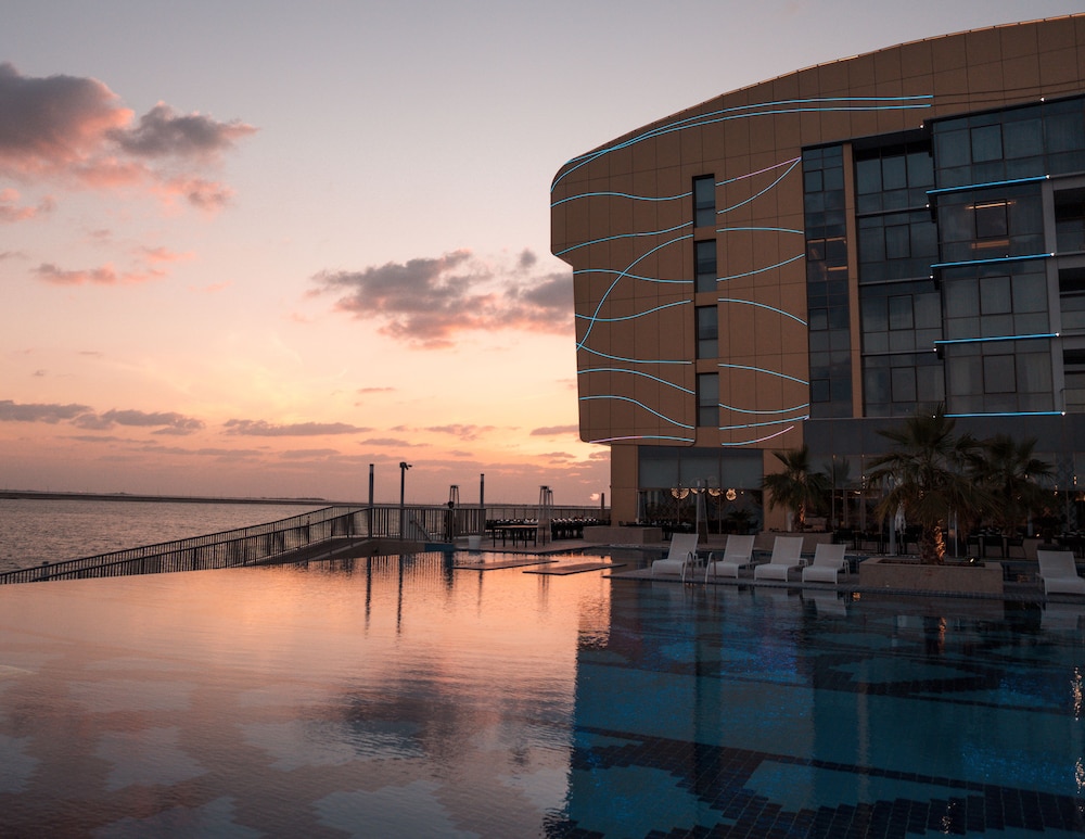 Royal M Hotel & Resort Abu Dhabi — вид курорта