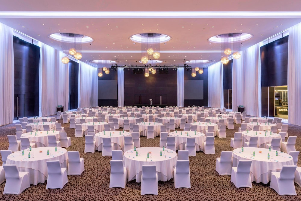 Le Meridien Dubai Hotel & Conference Centre — снимок 28
