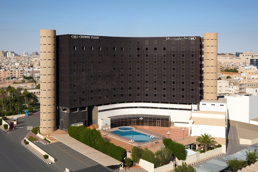 Crowne Plaza Riyadh Palace, an IHG Hotel — вид курорта