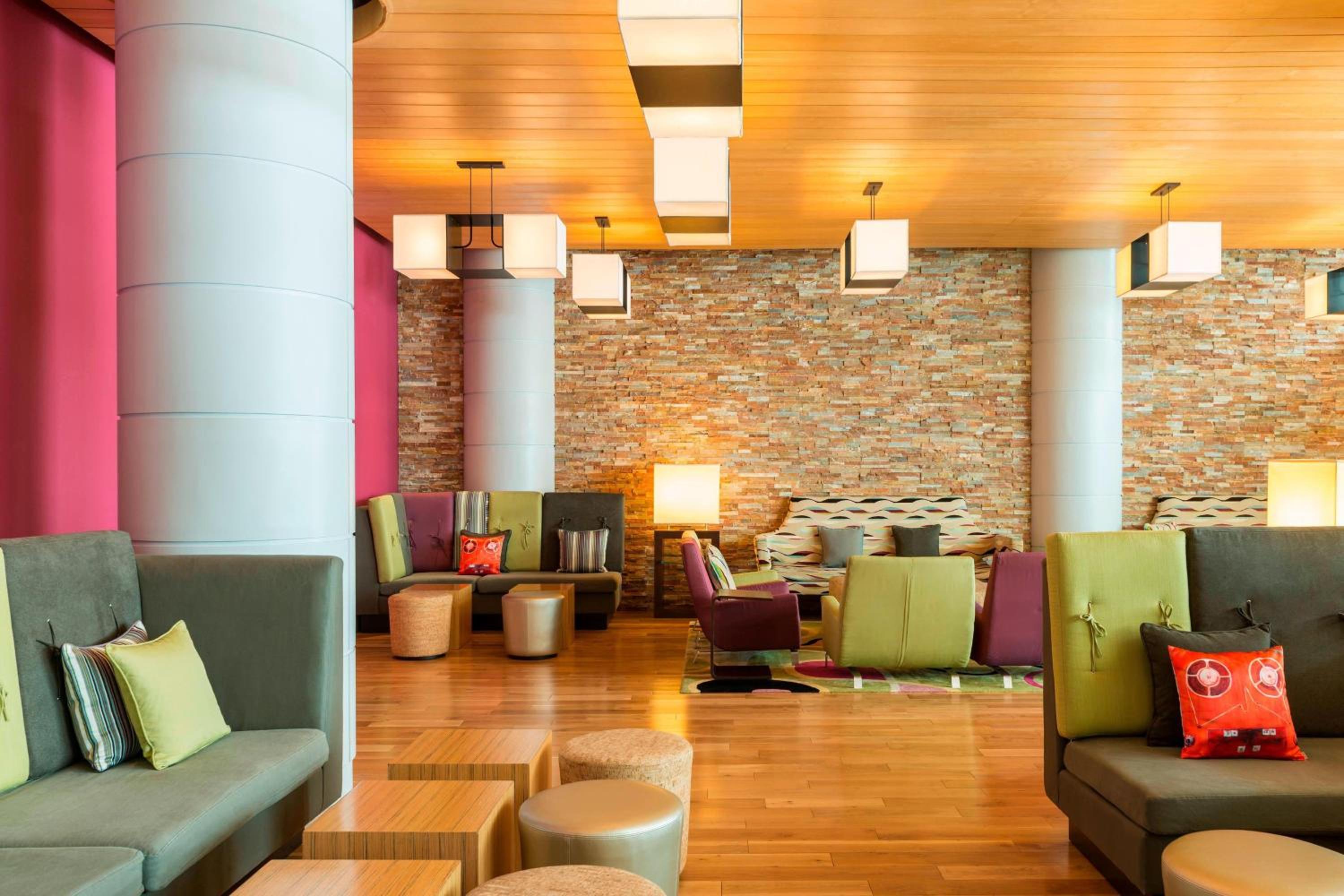 Aloft Abu Dhabi, a Marriott Hotel — снимок 7