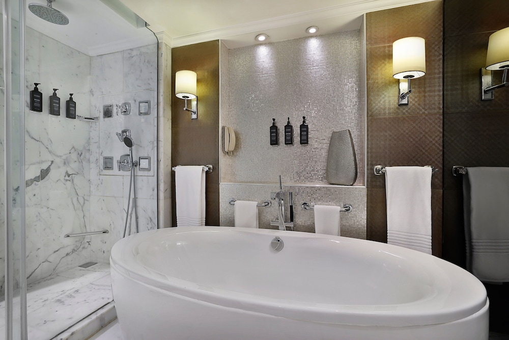 Sheraton Dubai Creek Hotel & Towers — снимок 29