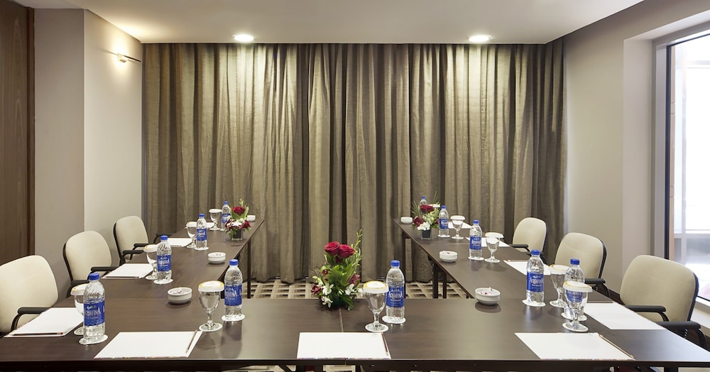 Oaks Liwa Executive Suites — снимок 10
