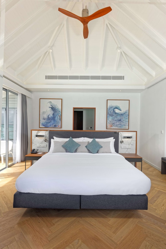 Outrigger Maldives Maafushivaru Resort — снимок 13