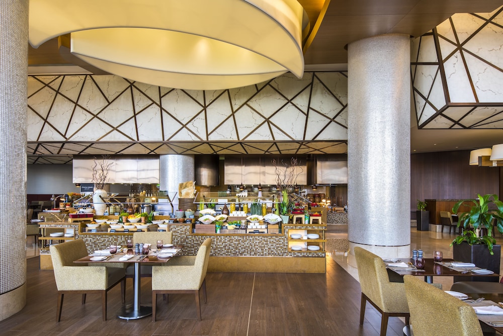 Swissotel Al Ghurair — снимок 30