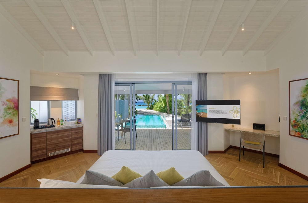 Outrigger Maldives Maafushivaru Resort — снимок 29