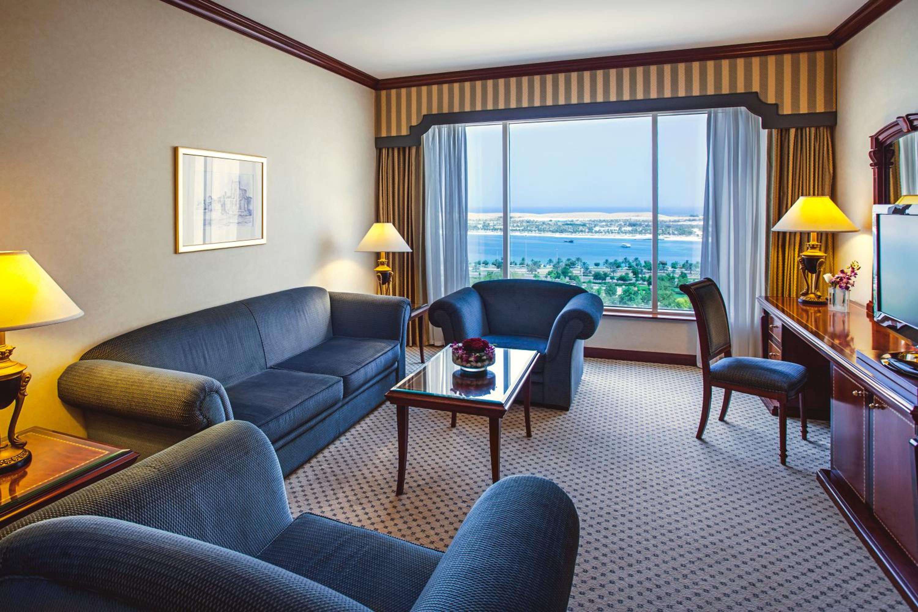 Corniche Hotel Abu Dhabi — снимок 22