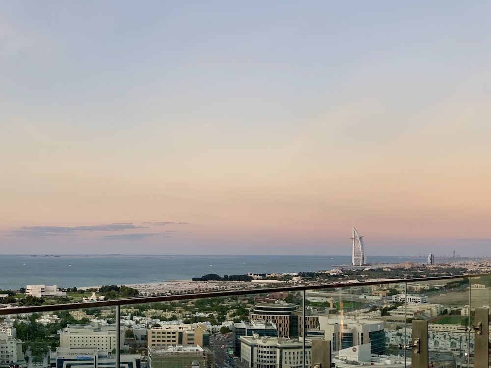 Grand Plaza Mövenpick Media City — снимок 9