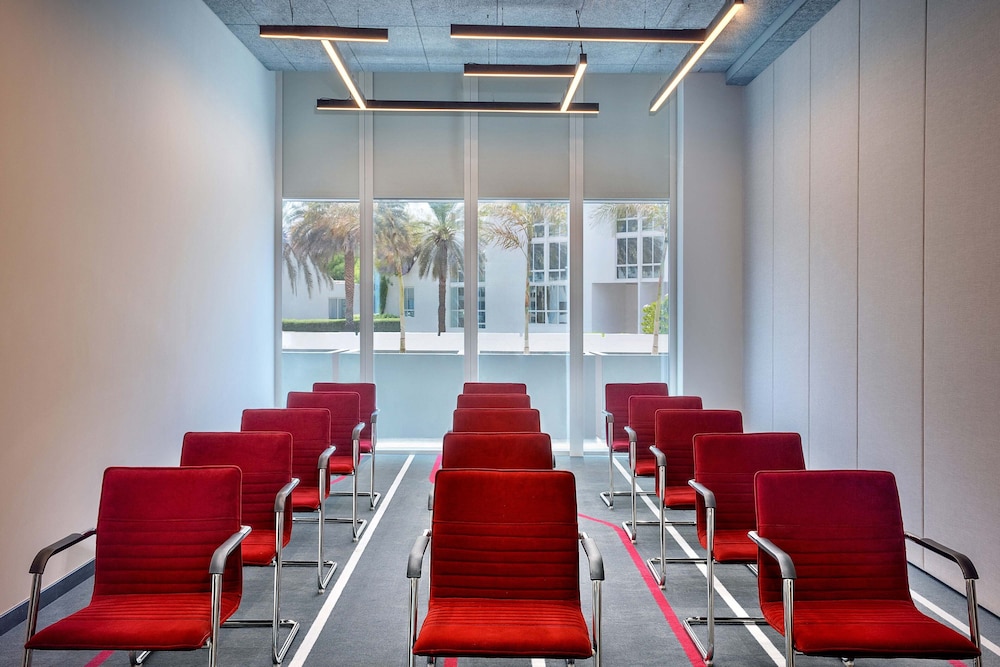 Aloft Dubai Airport, a Marriott Hotel — снимок 4