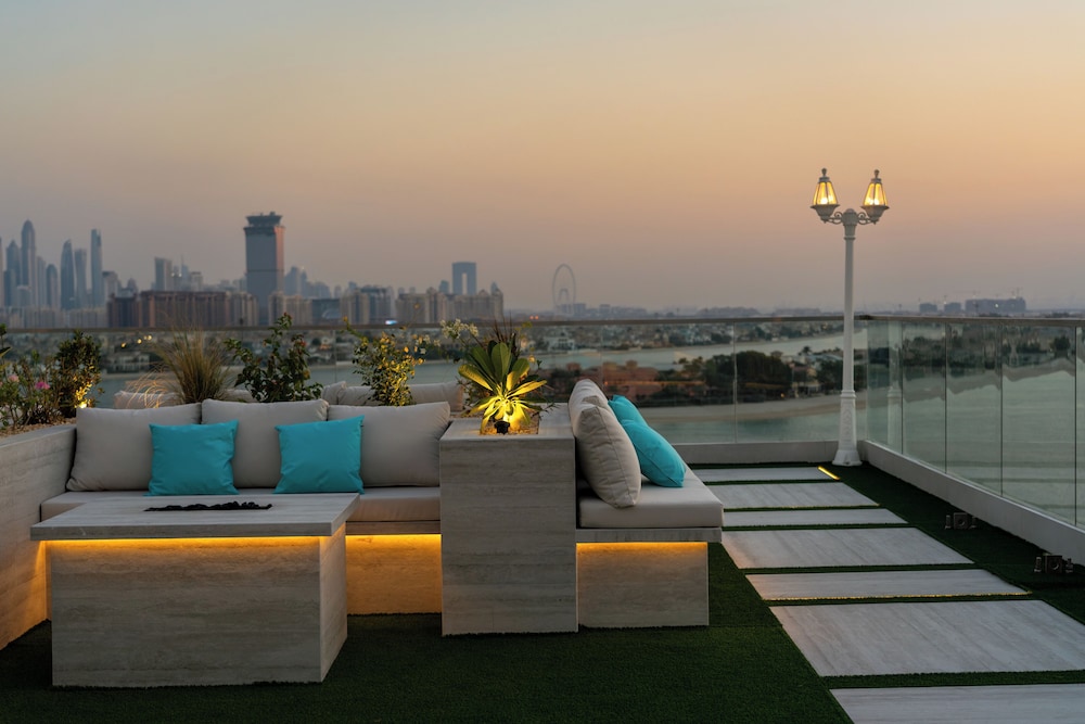 C Central Resort the Palm — снимок 16