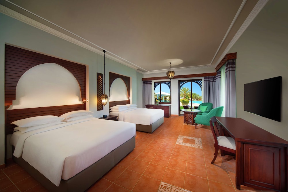 Hilton Ras Al Khaimah Beach Resort — снимок 11