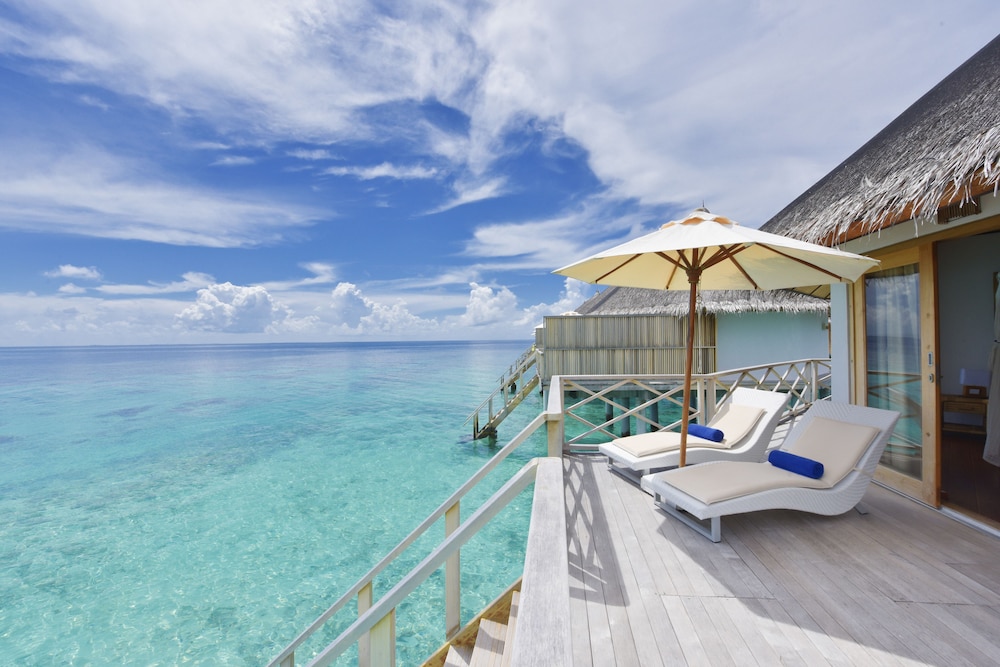 Angaga Island Resort and Spa — снимок 12