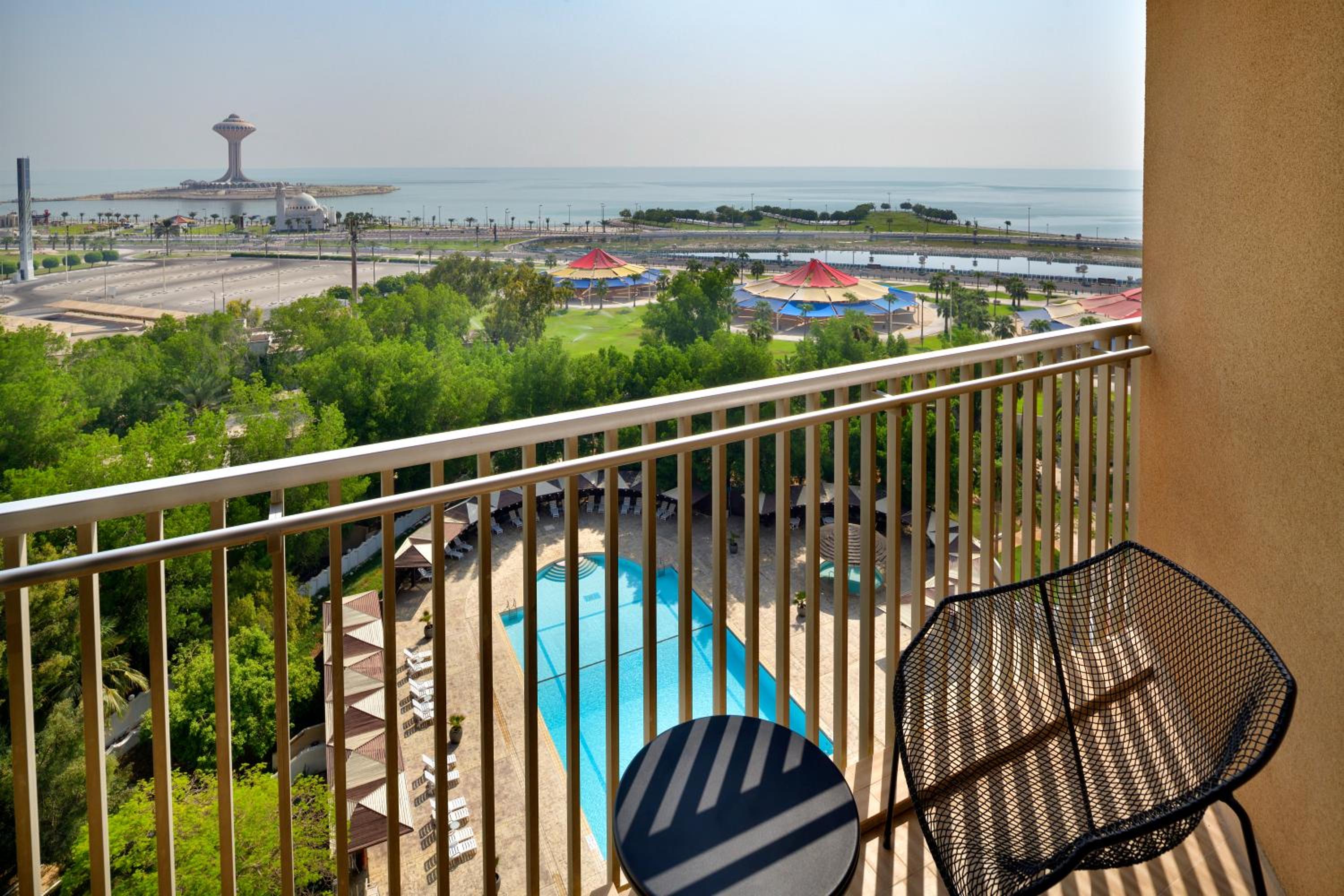 Le Meridien Al Khobar — снимок 11