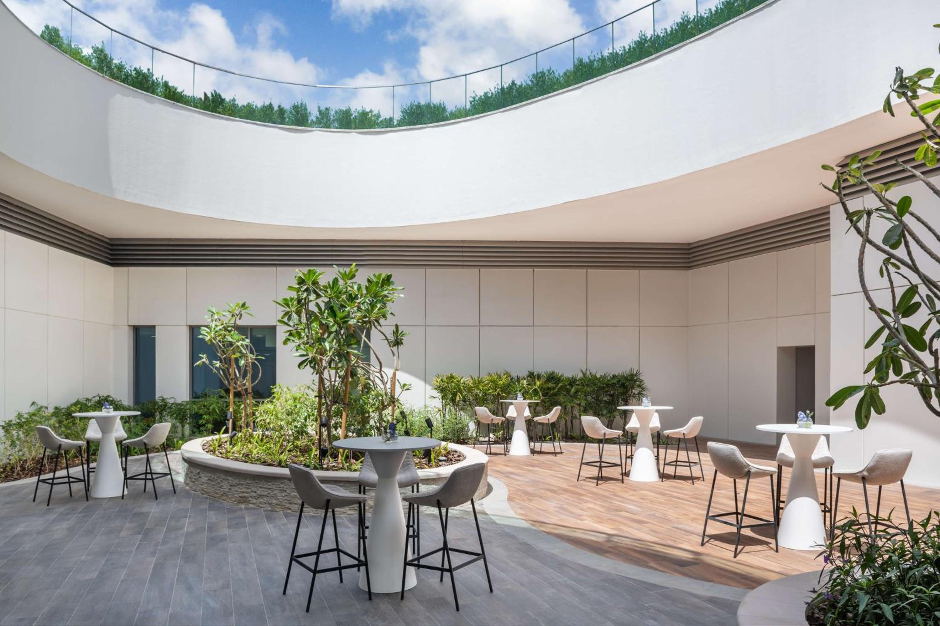 The WB Abu Dhabi, Curio Collection by Hilton — снимок 27