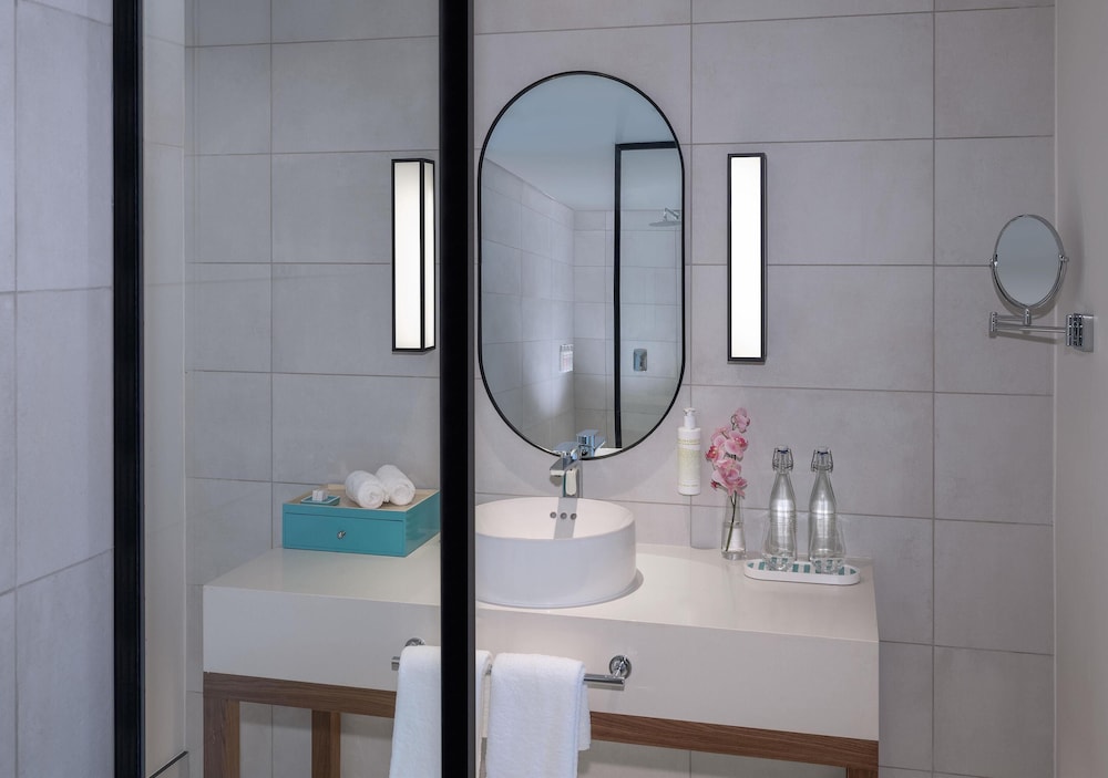 Avani Barbarons Seychelles Resort — снимок 13