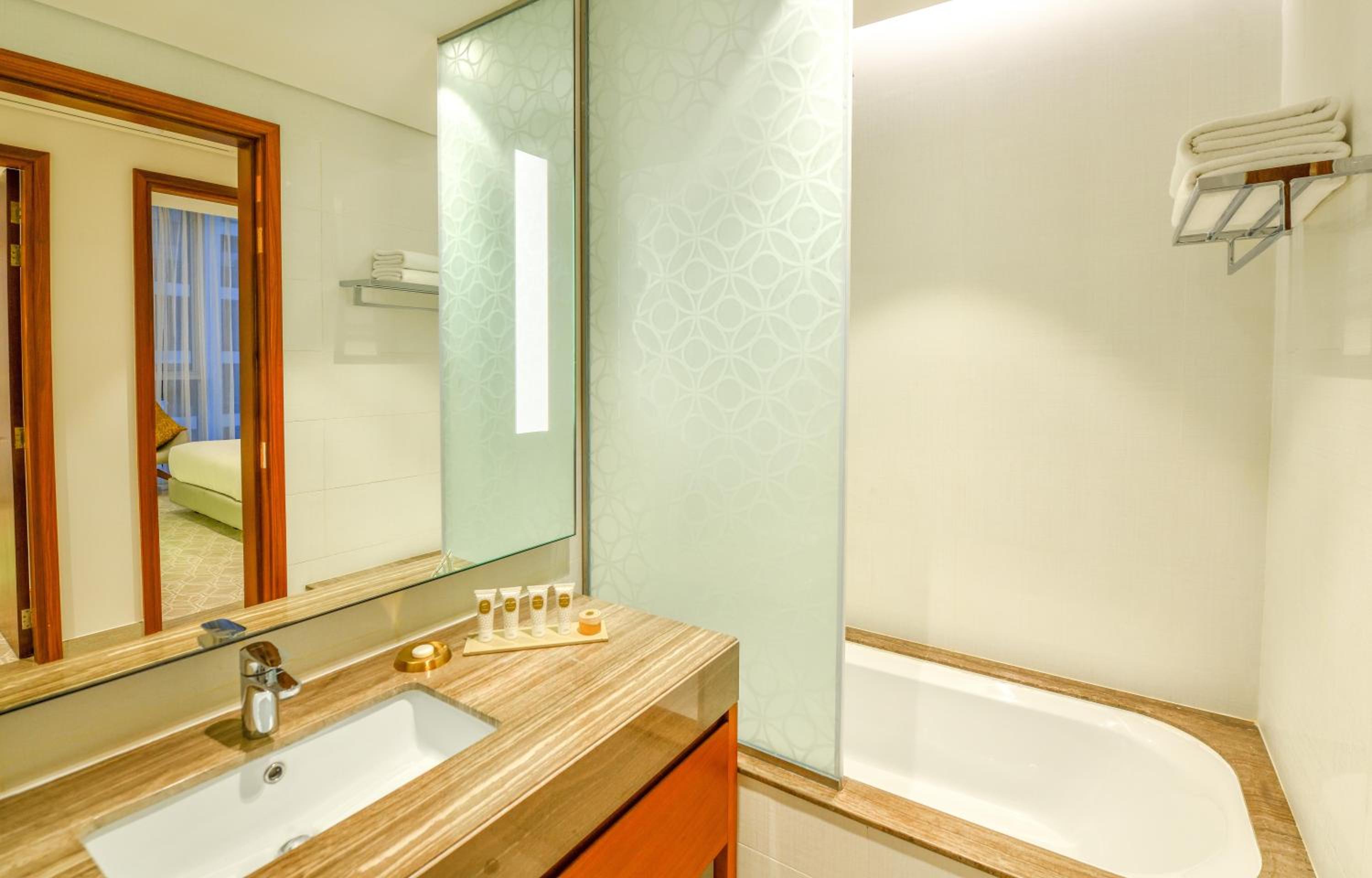 Grand Mercure Dubai Airport Hotel — снимок 27
