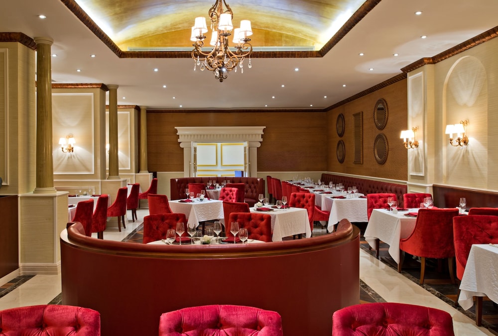 Warwick Doha — снимок 5