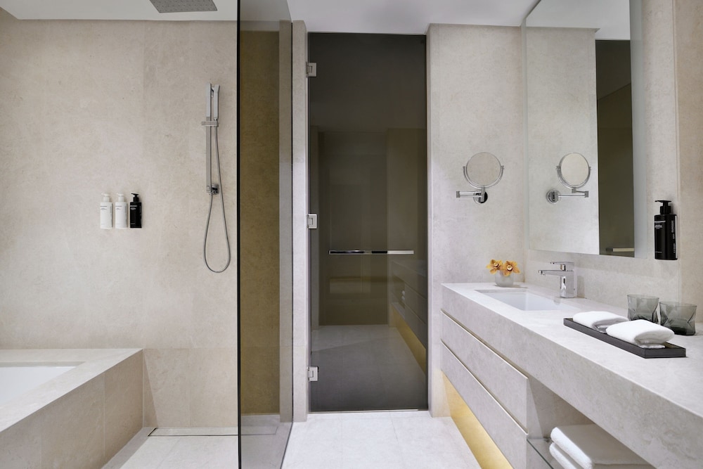 La Ville Hotel & Suites CITY WALK, Dubai, Autograph Collection — снимок 7