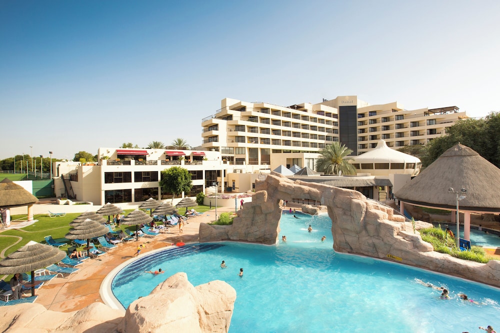 Danat Al Ain Resort — вид курорта