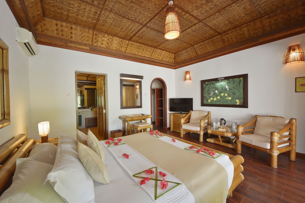 Angaga Island Resort and Spa — снимок 6