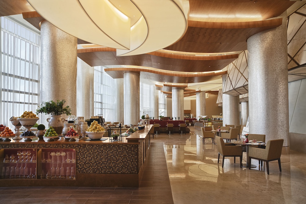 Swissotel Al Ghurair — снимок 13