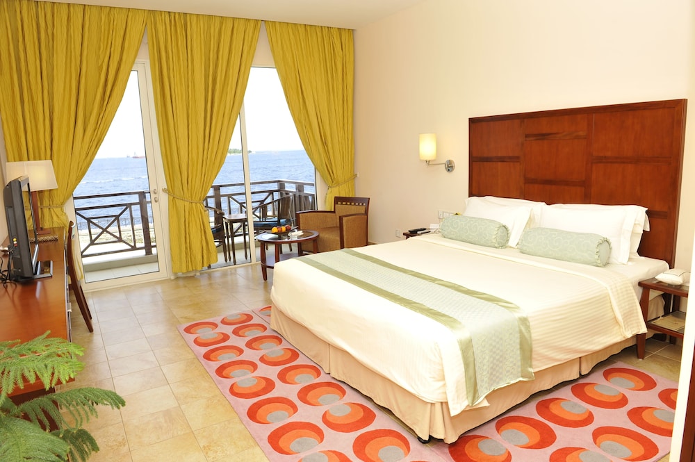 Hulhule Island Hotel — снимок 10
