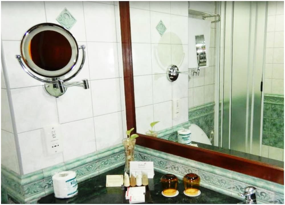 Hulhule Island Hotel — снимок 15