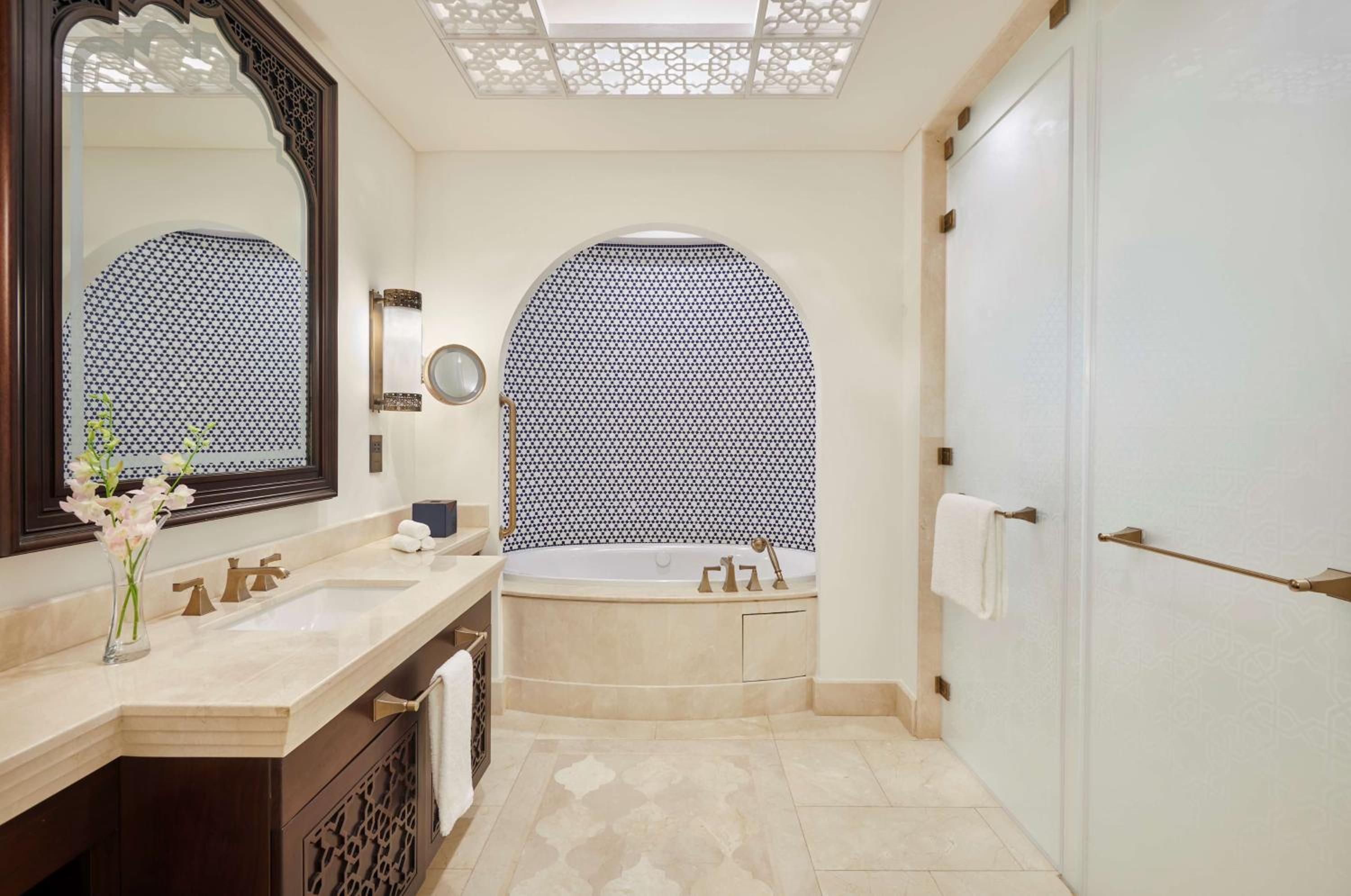 Hilton Salwa Beach Resort & Villas — снимок 29