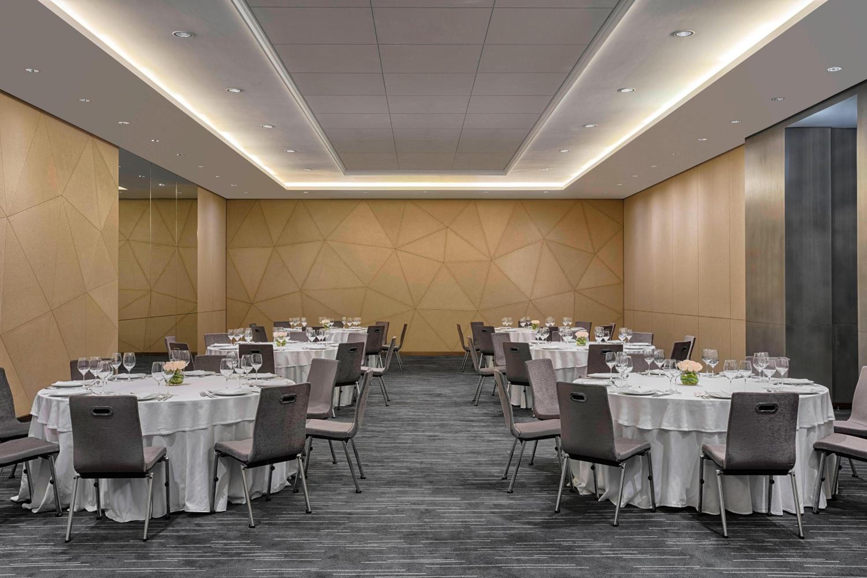 The Westin City Centre Bahrain — снимок 10