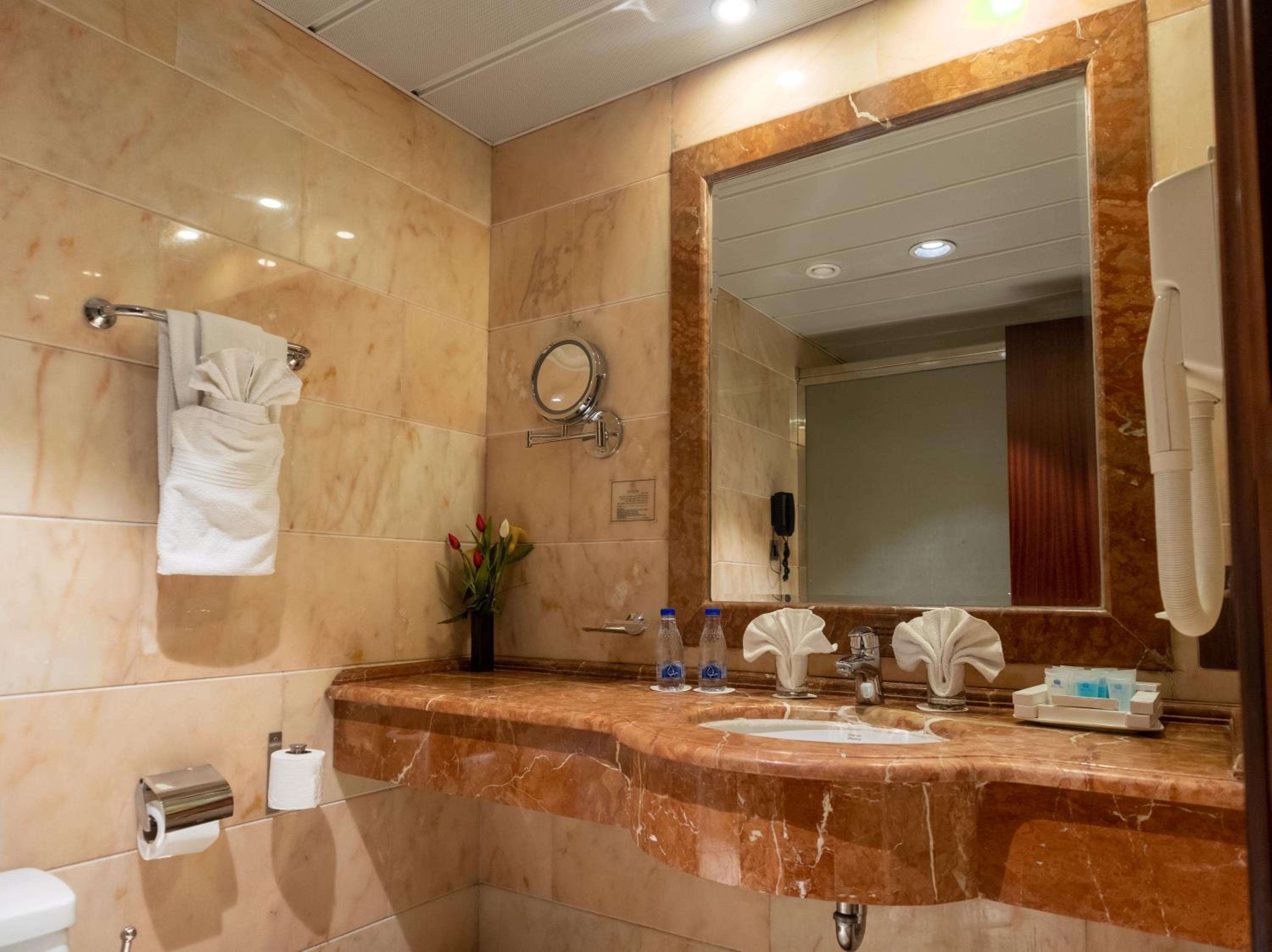 Al Eiman Royal Hotel — снимок 20