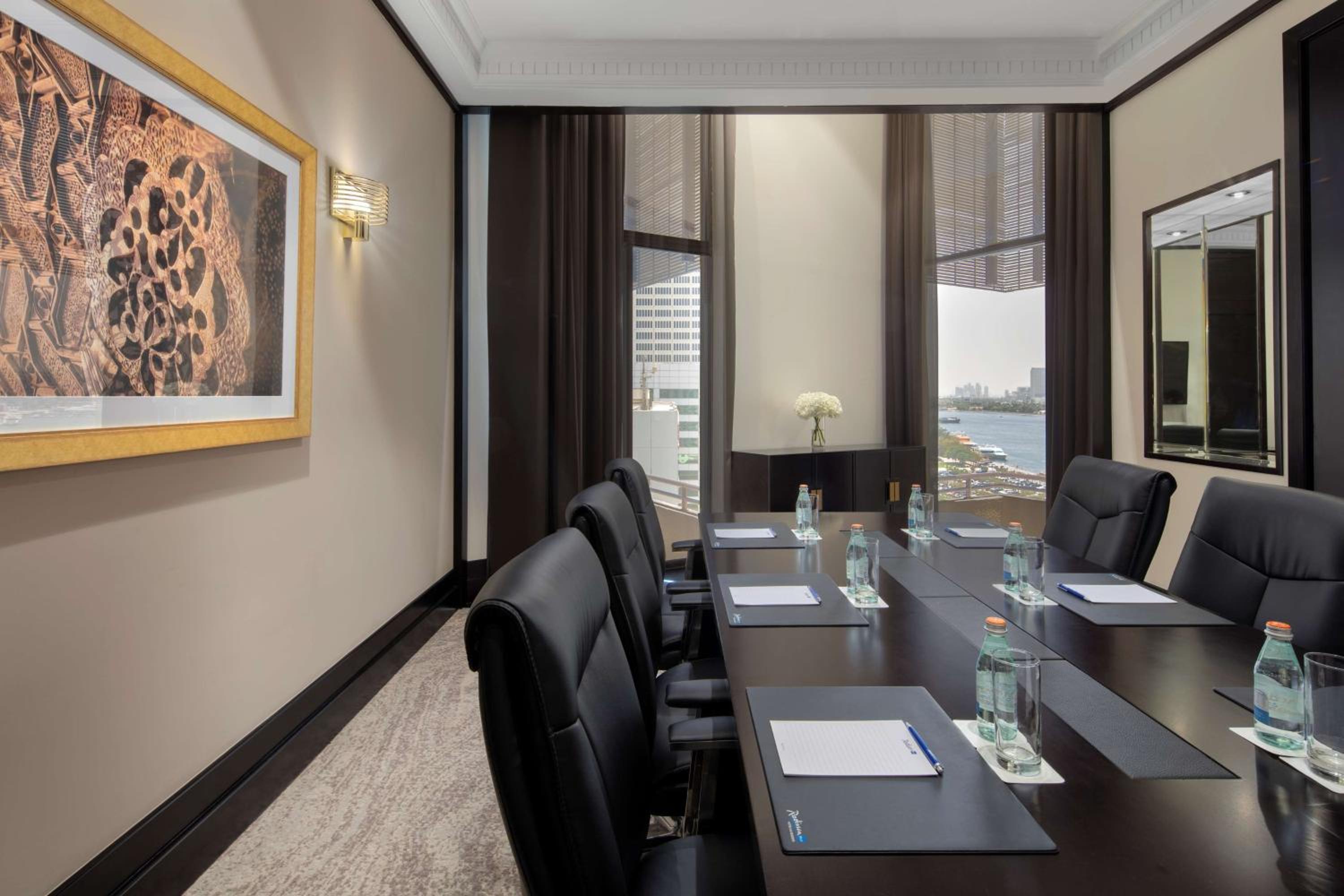 Radisson Blu Hotel, Dubai Deira Creek — снимок 28