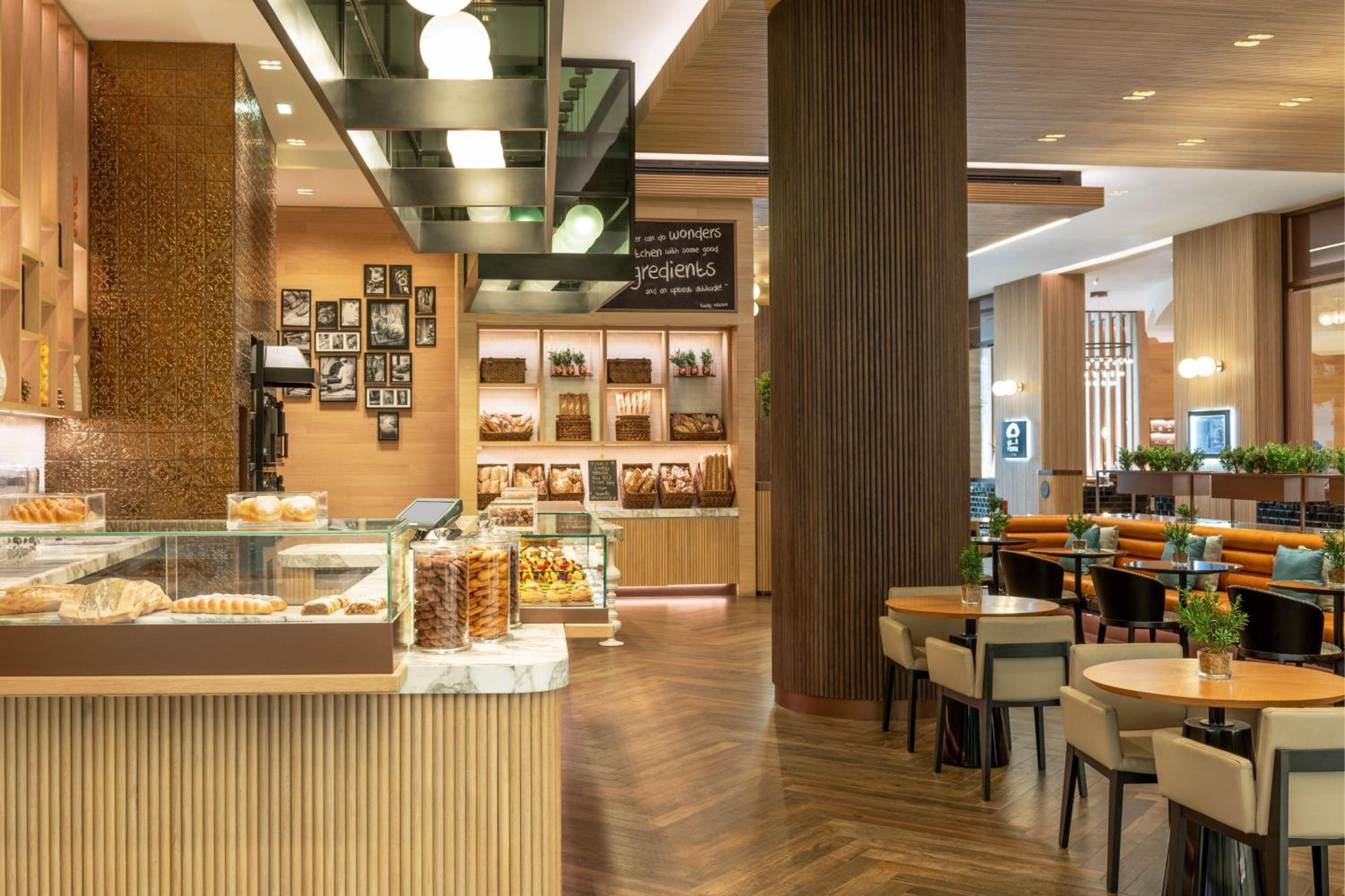 The Westin City Centre Bahrain — снимок 12