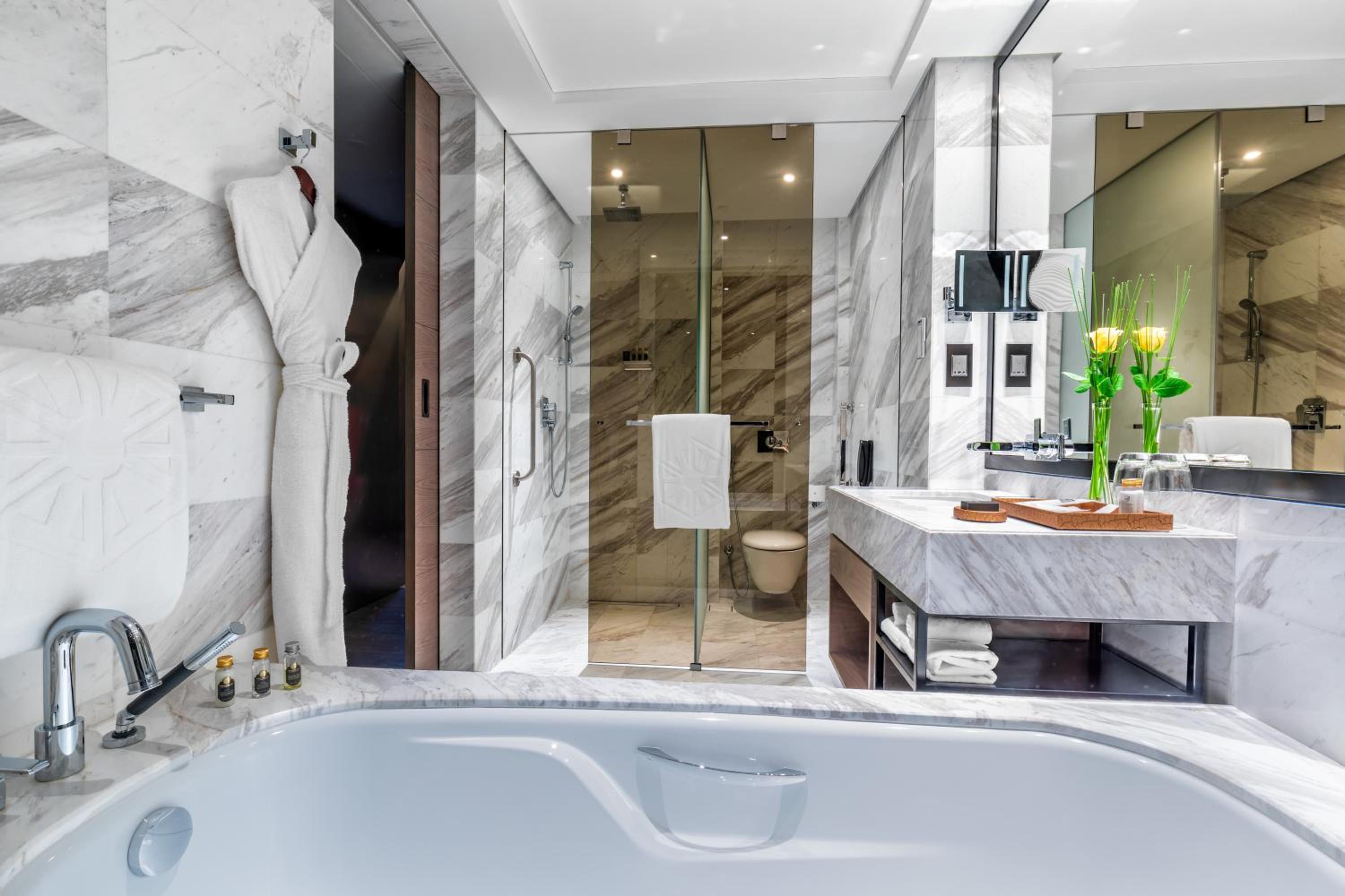 Taj Jumeirah Lakes Towers — снимок 2