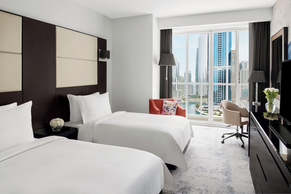 Mövenpick Hotel Jumeirah Lakes Towers — снимок 22