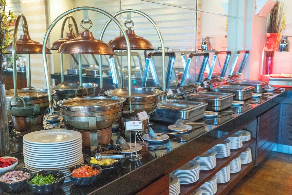 Millennium Hotel and Convention Centre Kuwait — снимок 28