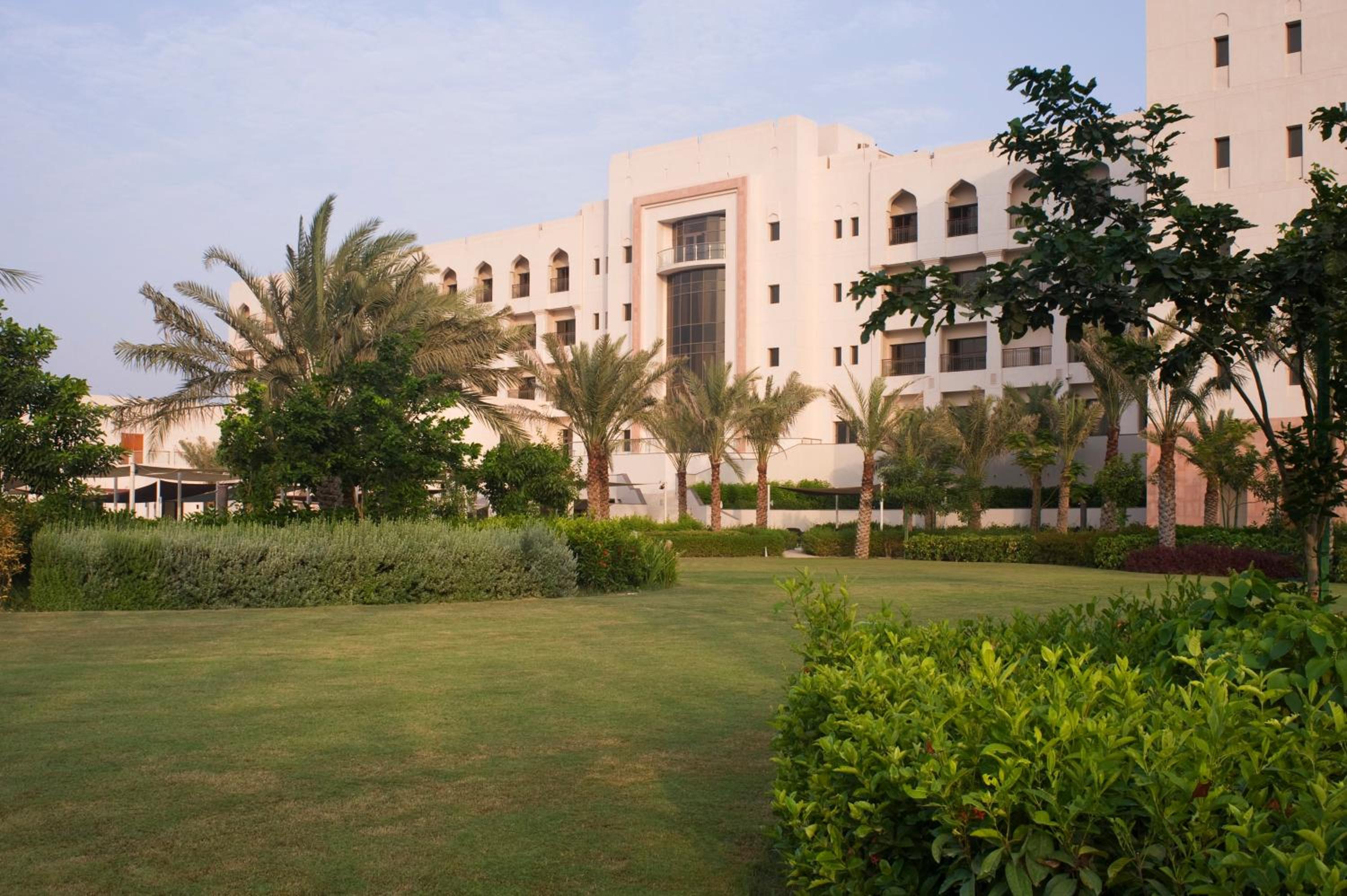 Crowne Plaza Sohar, an IHG Hotel — снимок 9