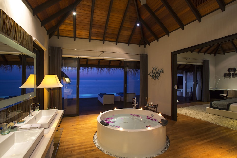 Niva Velassaru Maldives — снимок 16