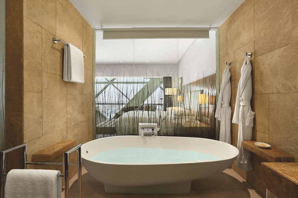 Andaz Capital Gate Abu Dhabi – a concept by Hyatt — снимок 8