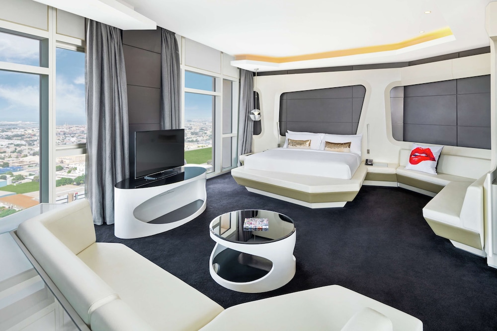 V Hotel Dubai, Curio Collection by Hilton — снимок 11