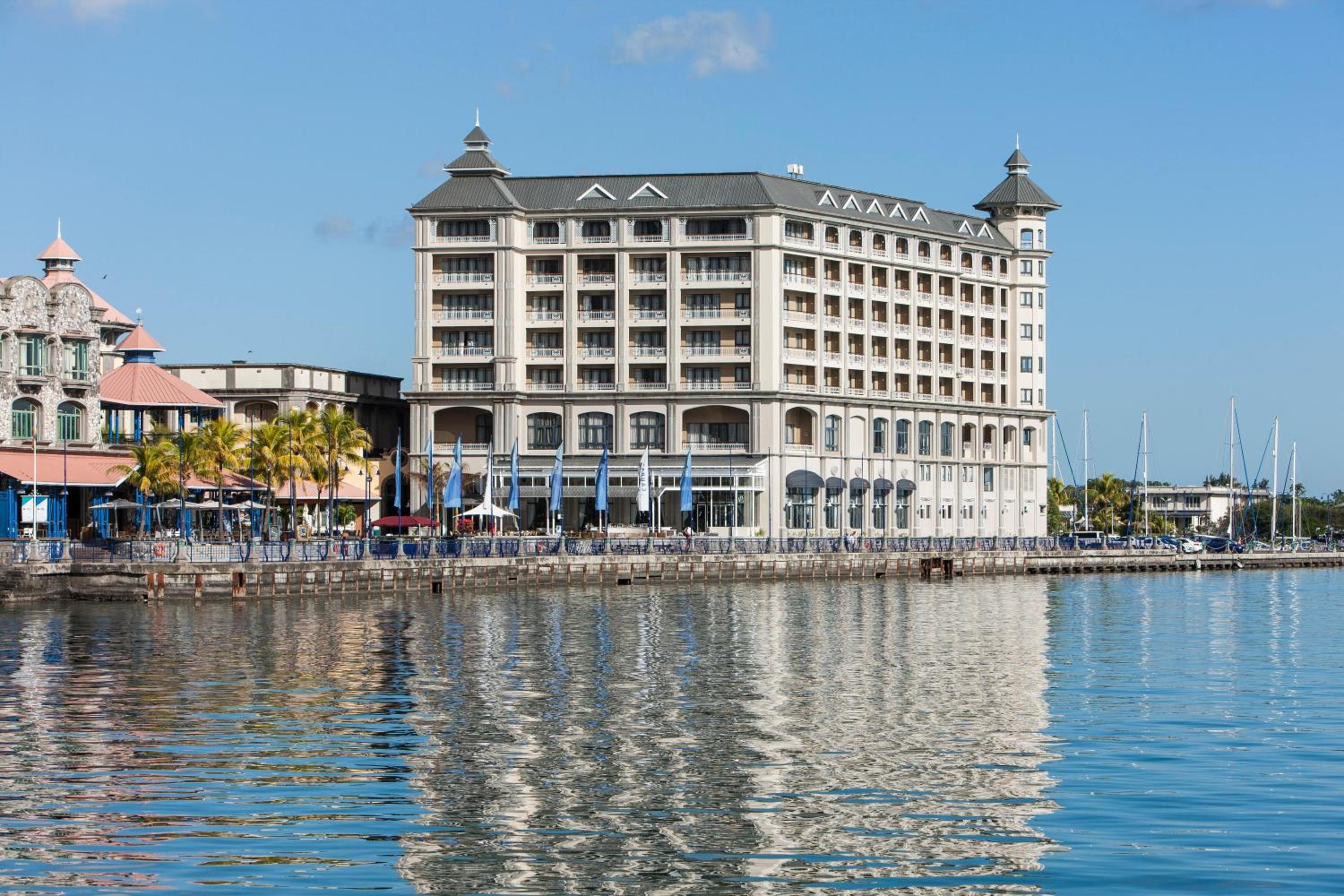 Labourdonnais Waterfront Hotel — вид курорта
