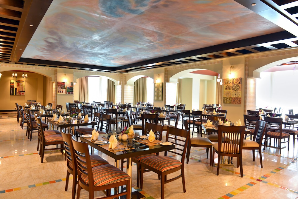 Millennium Hotel and Convention Centre Kuwait — снимок 10