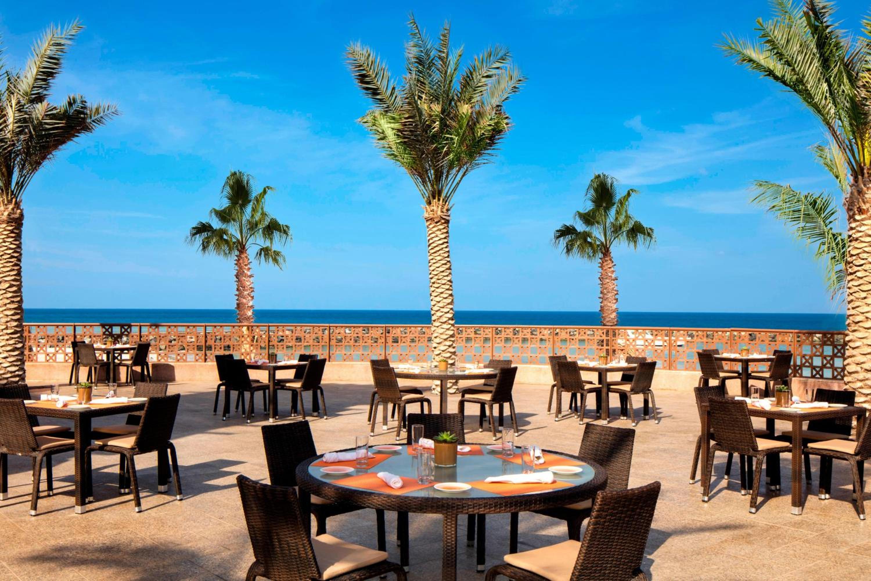 Sheraton Sharjah Beach Resort & Spa — снимок 8