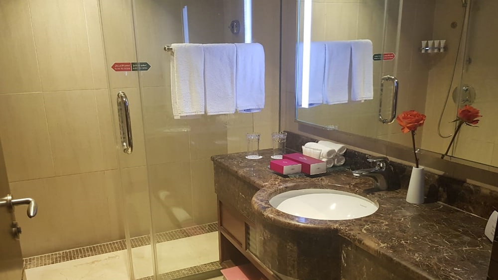 Crowne Plaza Madinah, an IHG Hotel — снимок 8
