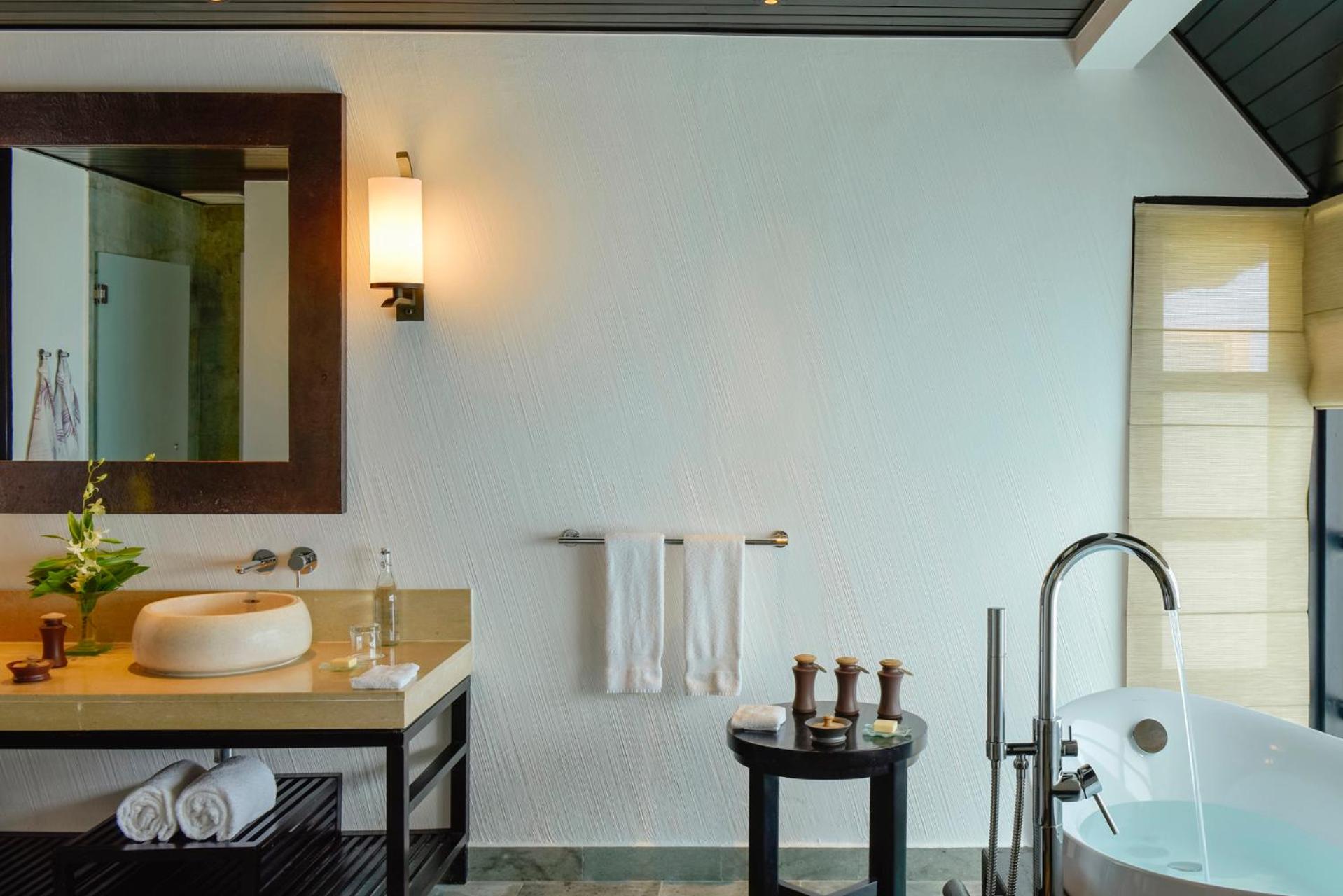 Four Seasons Resort Maldives at Kuda Huraa — снимок 16