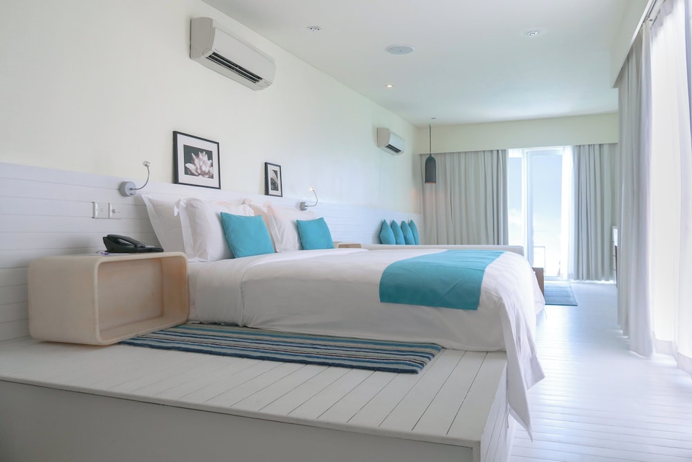 Holiday Inn Resort Kandooma Maldives — снимок 12