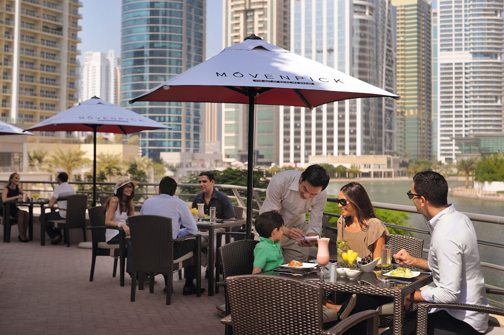 Mövenpick Hotel Jumeirah Lakes Towers — снимок 26